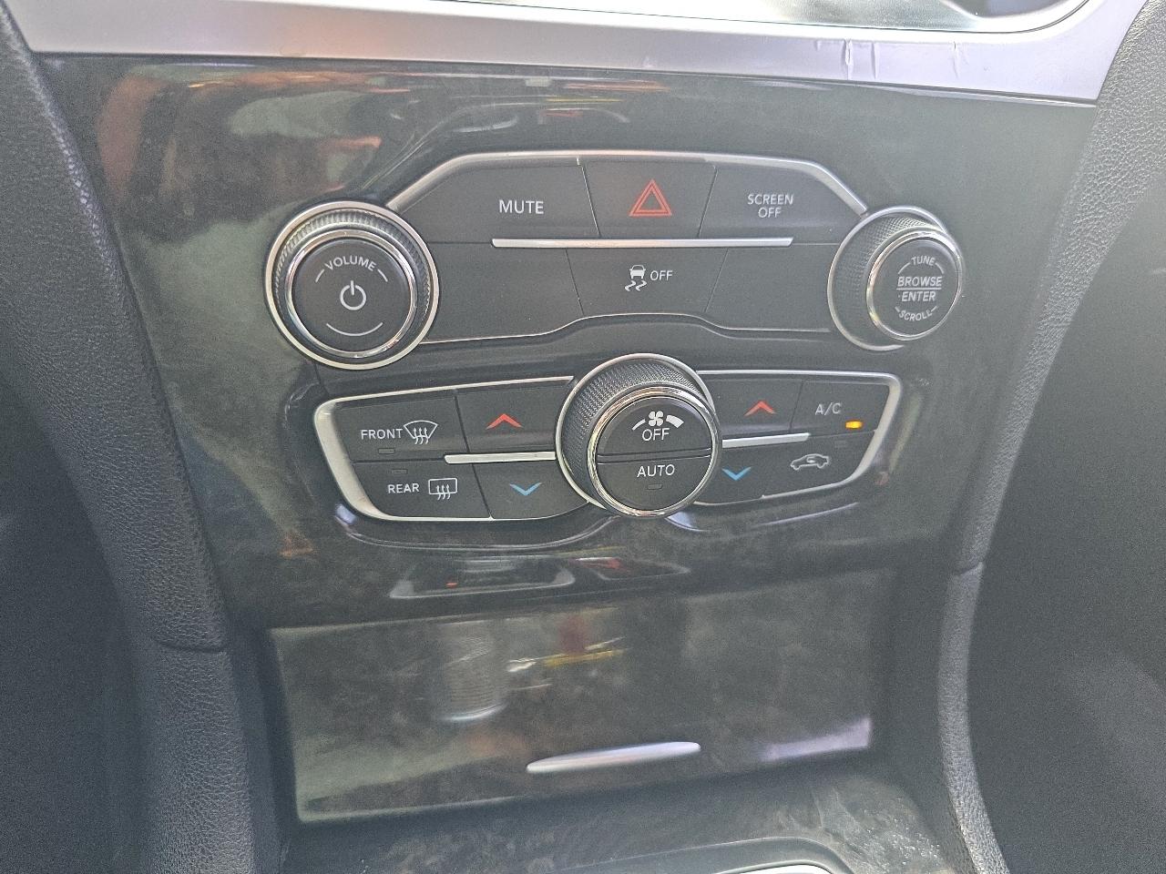 Chrysler 300 Limited RWD 2019