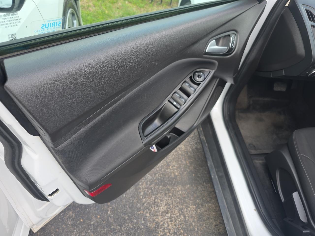 Ford Focus SE Hatch 2017