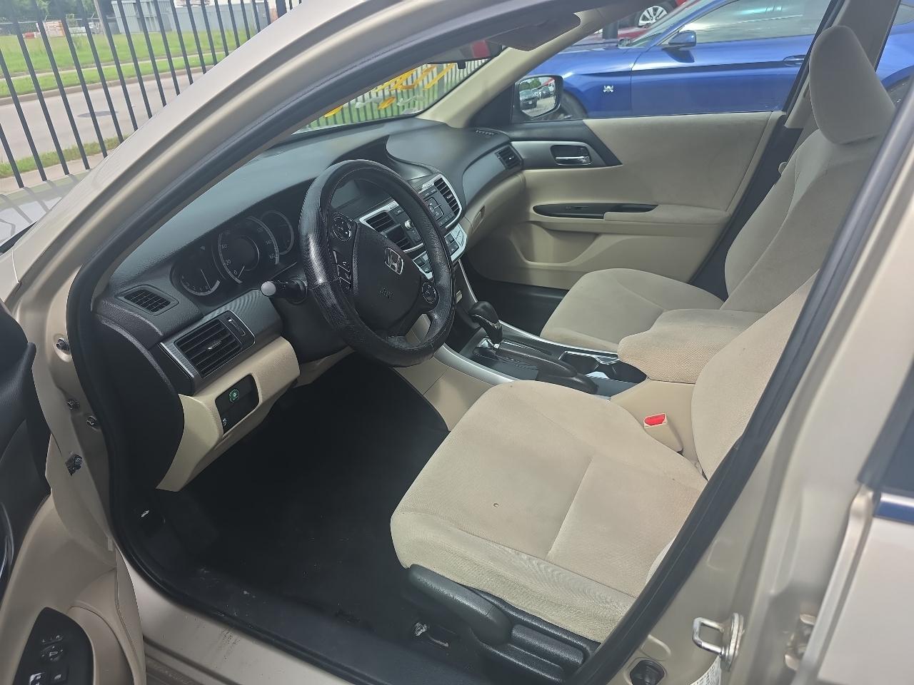Honda Accord LX Sedan CVT 2013