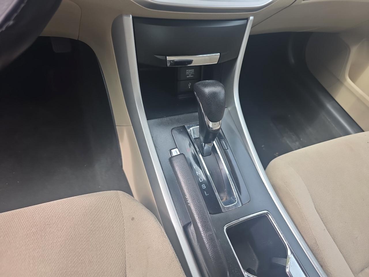 Honda Accord LX Sedan CVT 2013