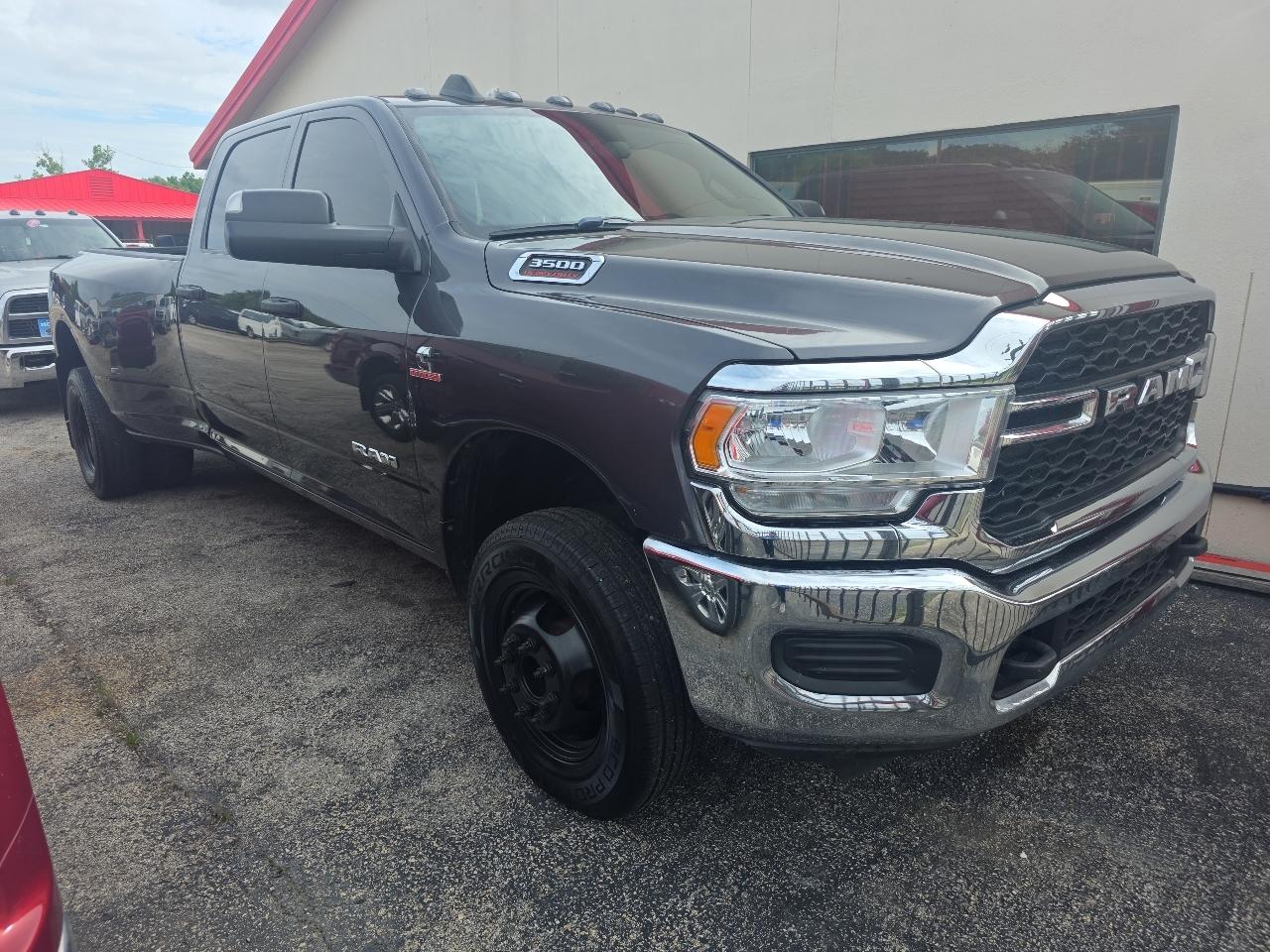 2022 RAM 3500 Tradesman Crew Cab 4WD DRW