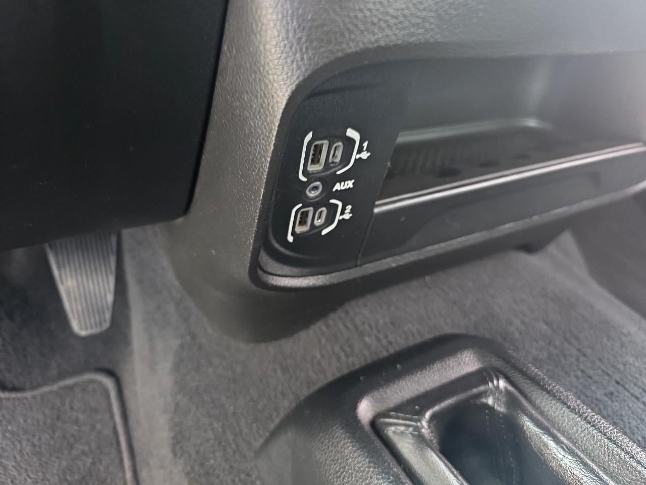 RAM 3500 Tradesman Crew Cab 4WD DRW 2022