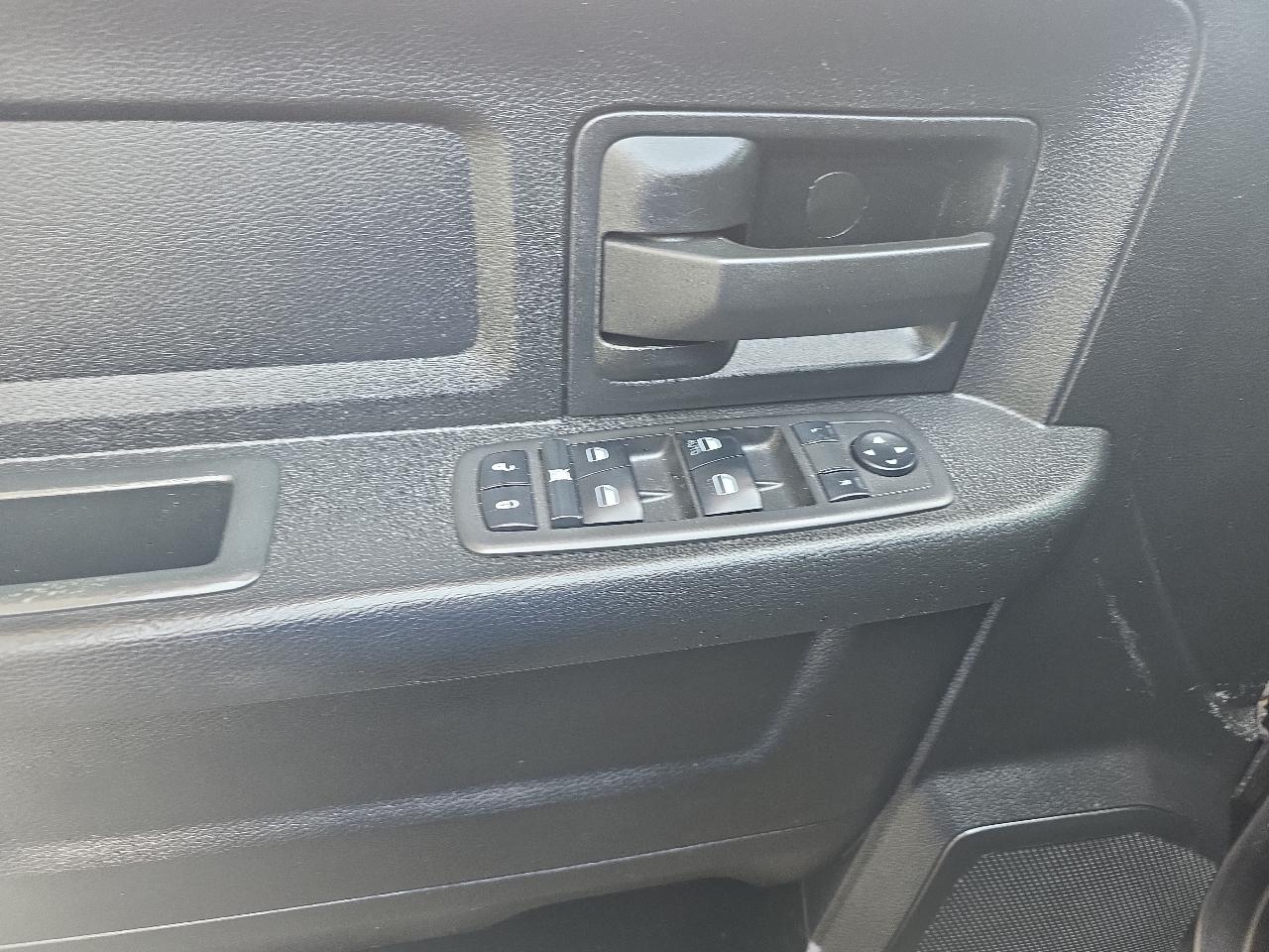 RAM 3500 Tradesman Crew Cab 4WD DRW 2022