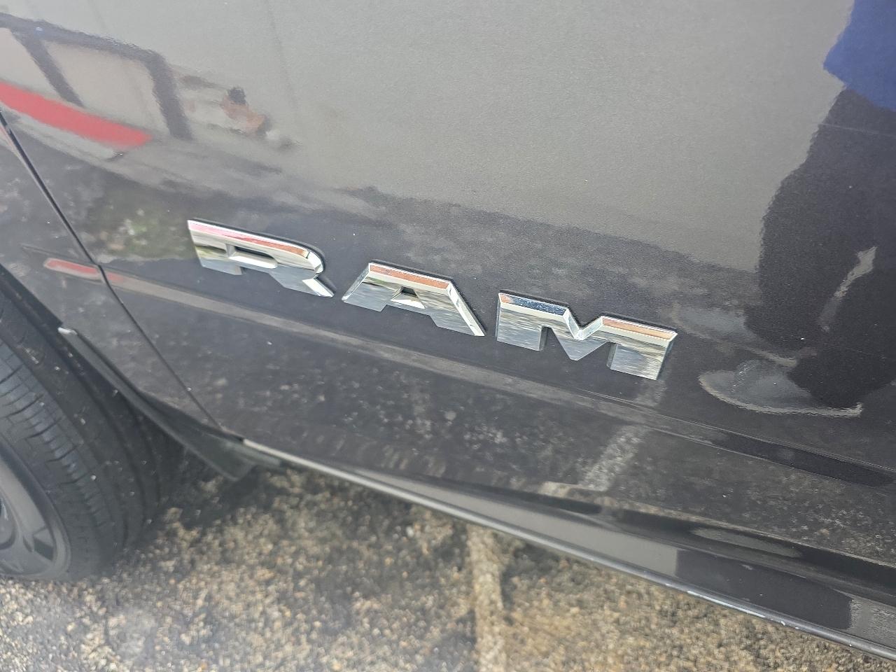 RAM 3500 Tradesman Crew Cab 4WD DRW 2022