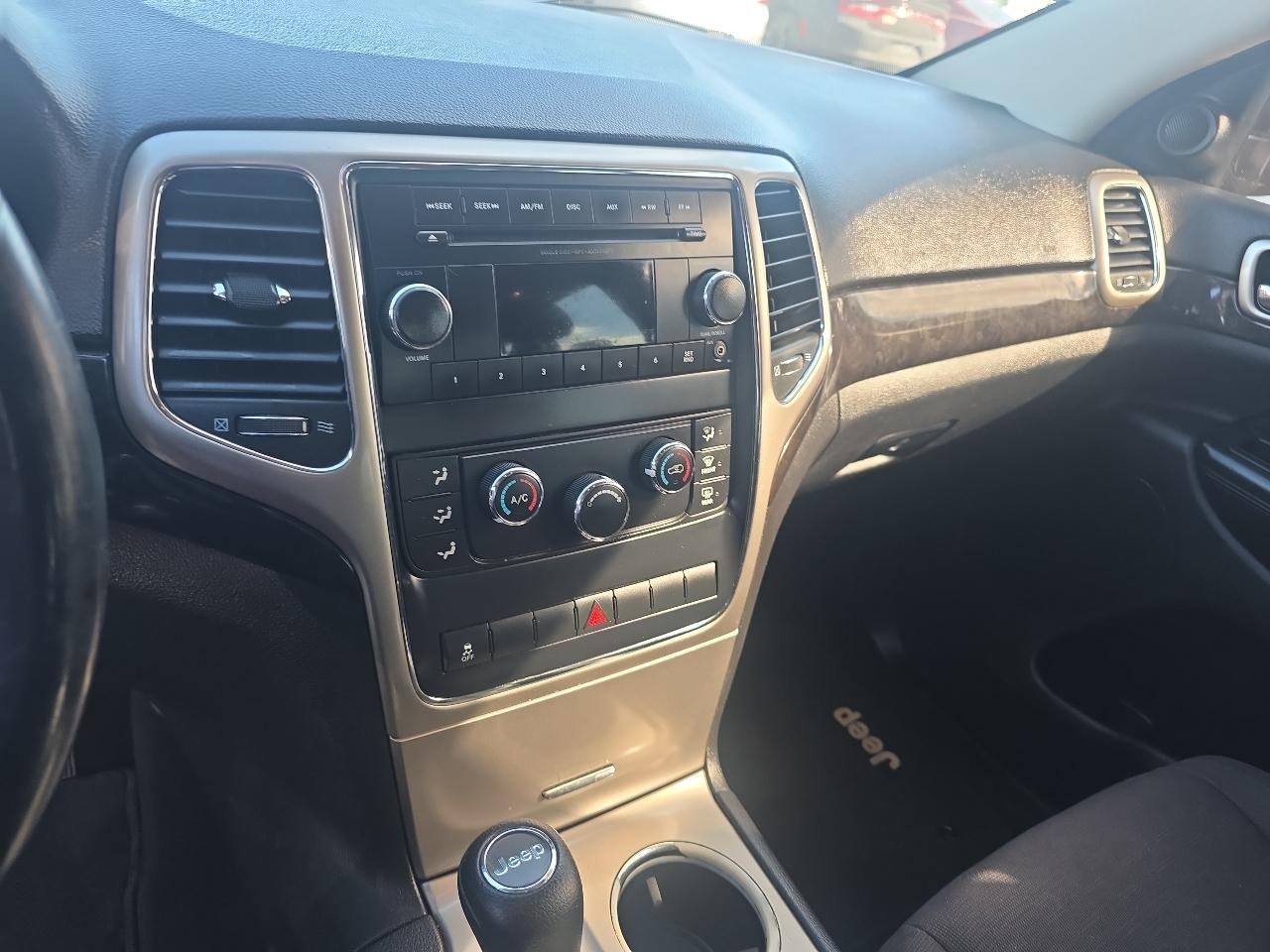 Jeep Grand Cherokee Laredo 2WD 2013