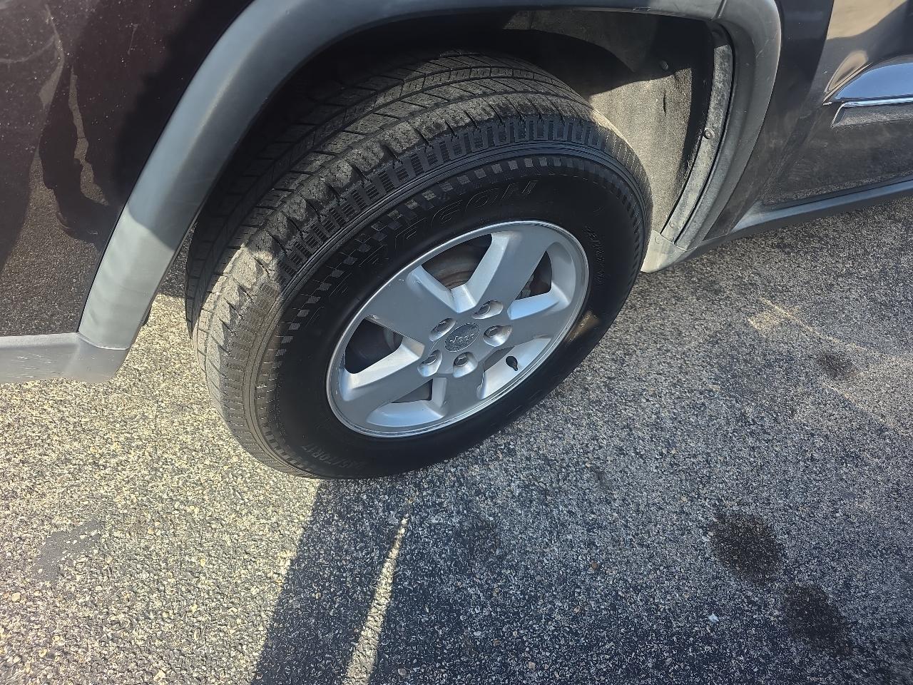 Jeep Grand Cherokee Laredo 2WD 2013