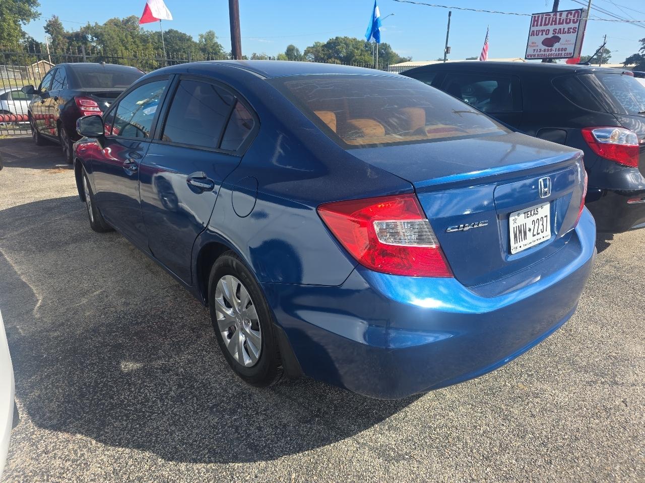 Honda Civic LX Sedan 5-Speed AT 2012