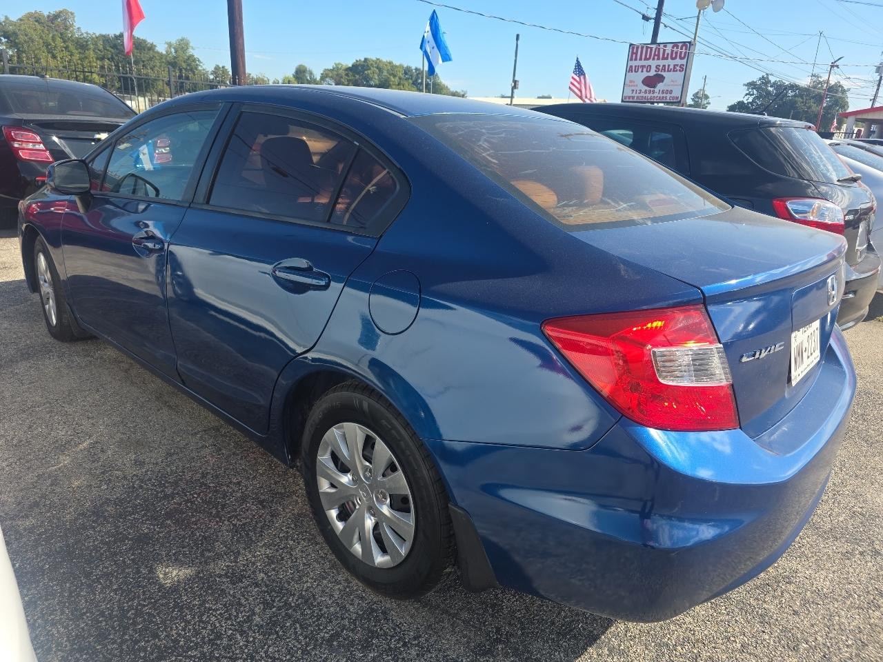 Honda Civic LX Sedan 5-Speed AT 2012