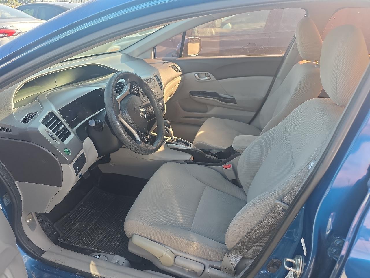 Honda Civic LX Sedan 5-Speed AT 2012