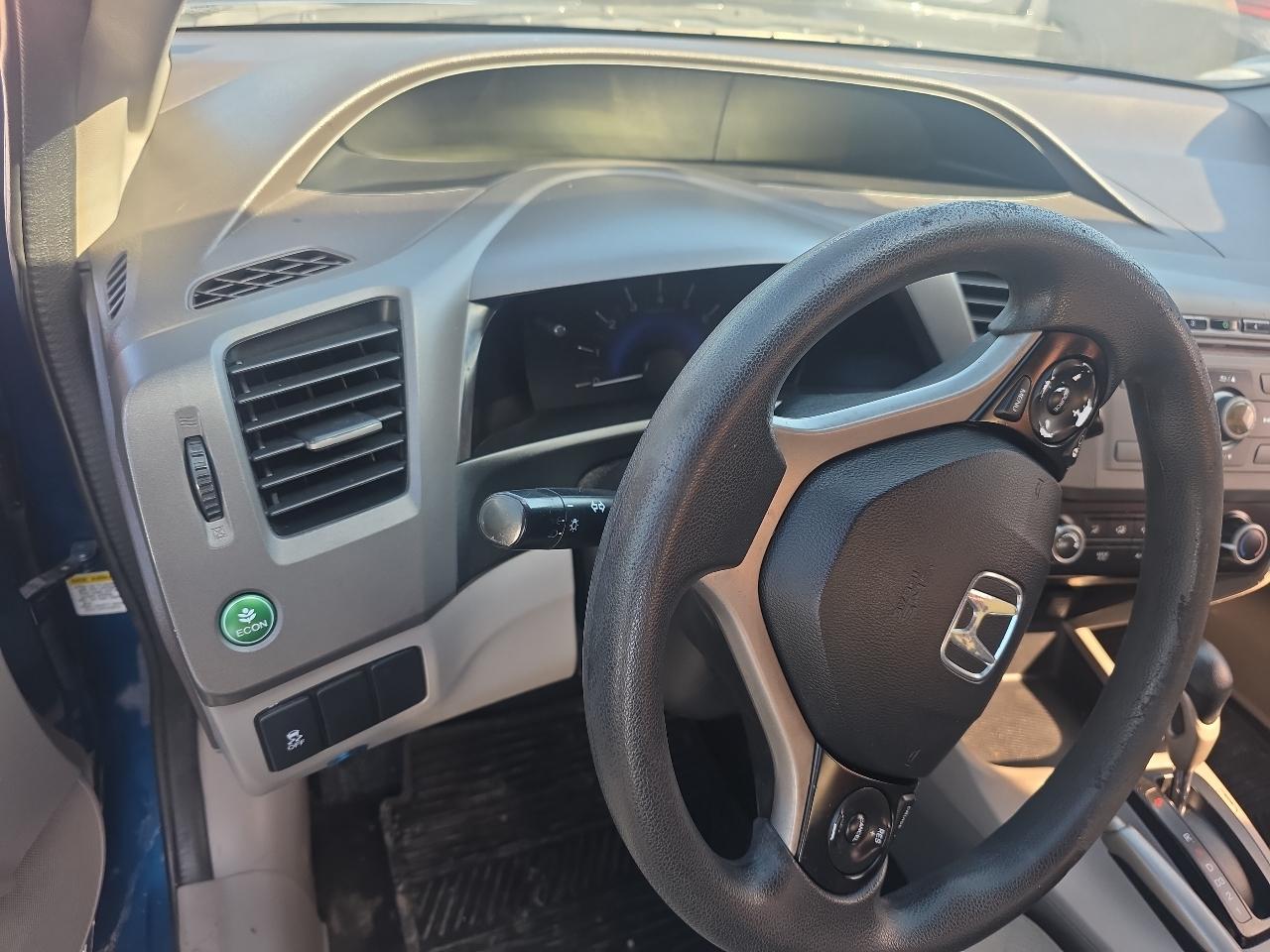 Honda Civic LX Sedan 5-Speed AT 2012