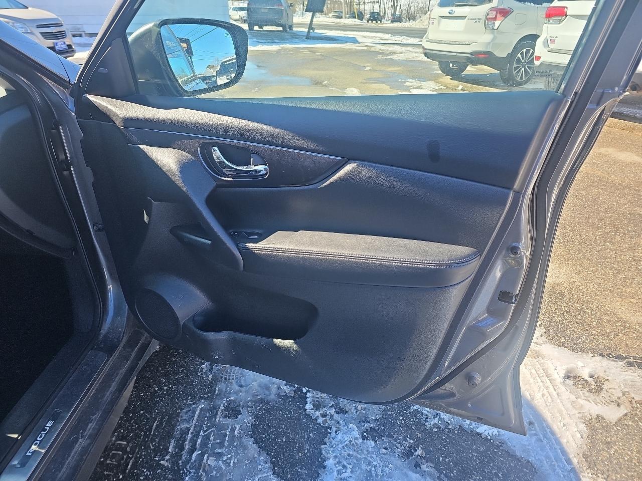 Nissan Rogue S AWD 2017