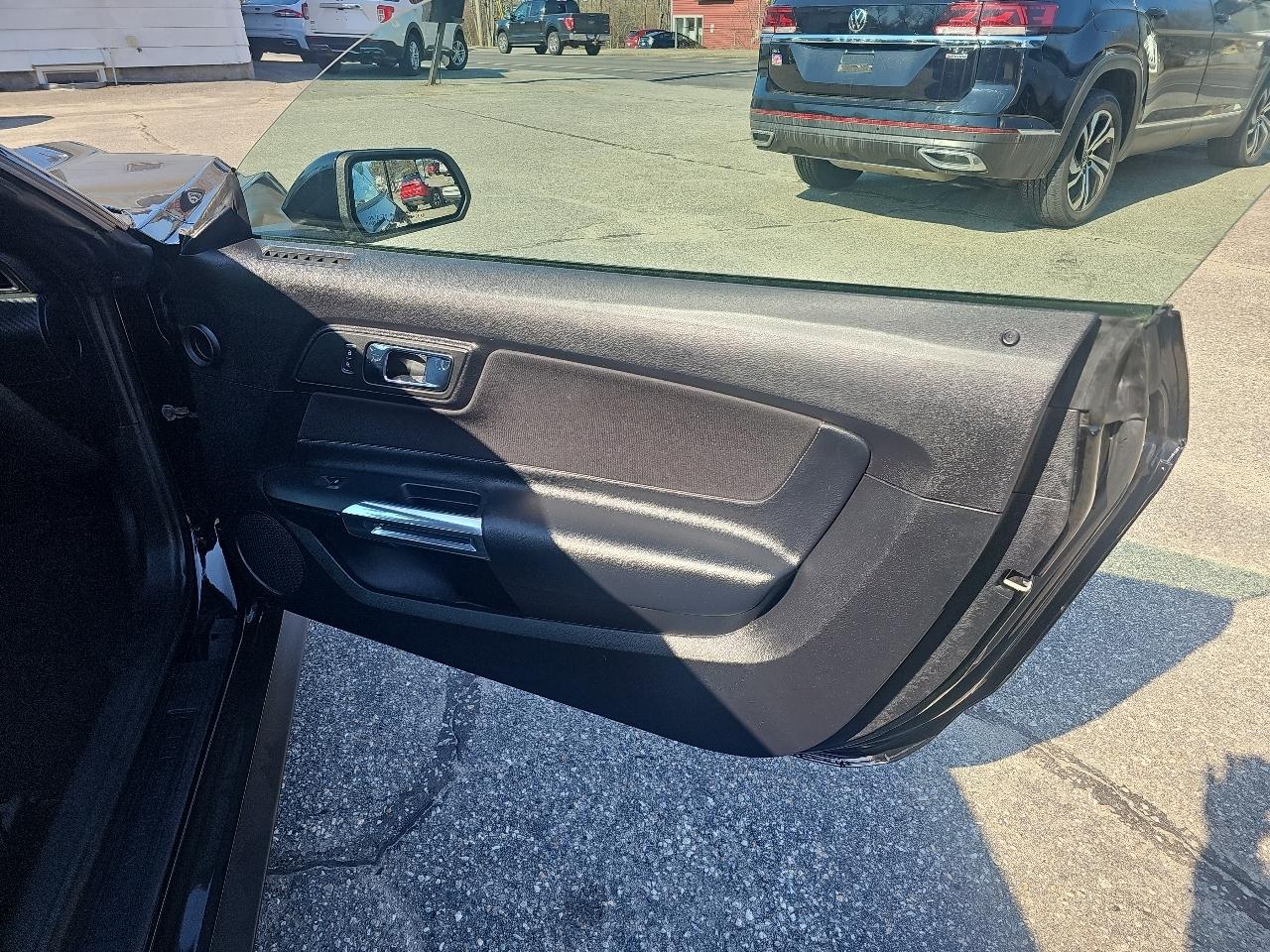 Ford Mustang V6 Coupe 2017