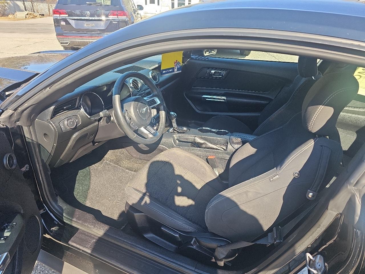 Ford Mustang V6 Coupe 2017