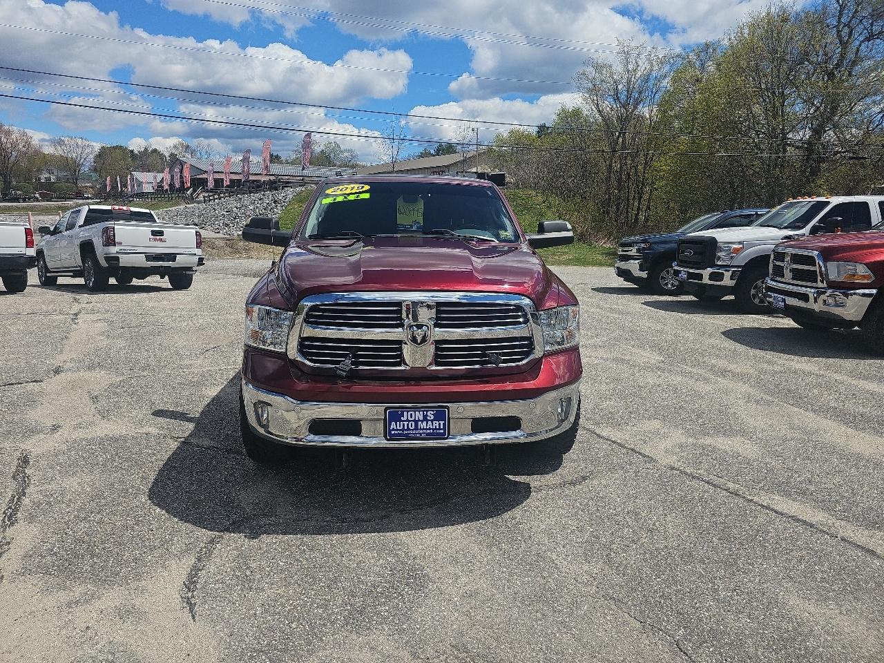 Ram Truck 1500 Classic SLT 4x4 Crew Cab 6'4" Box 2019