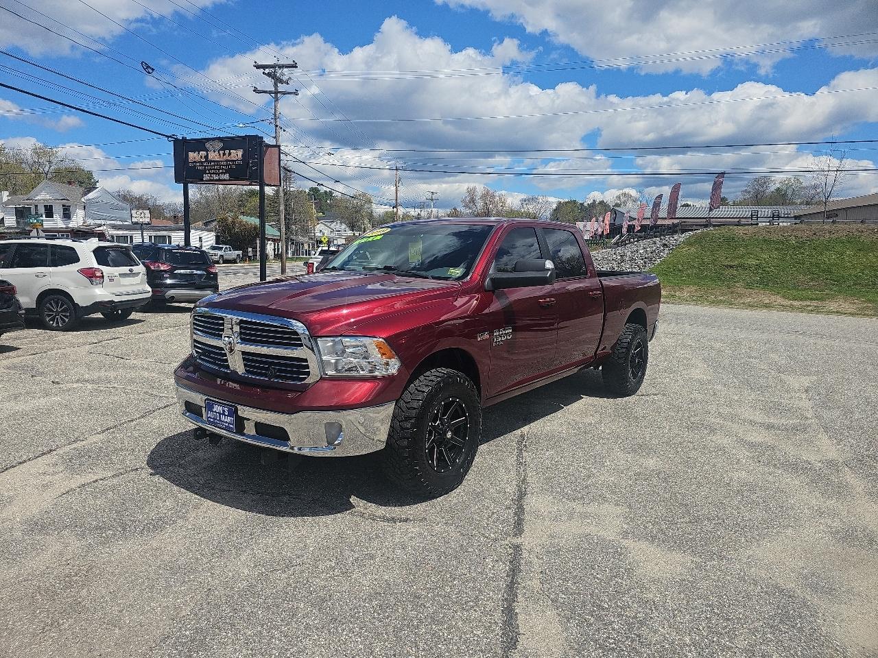 Ram Truck 1500 Classic SLT 4x4 Crew Cab 6'4" Box 2019