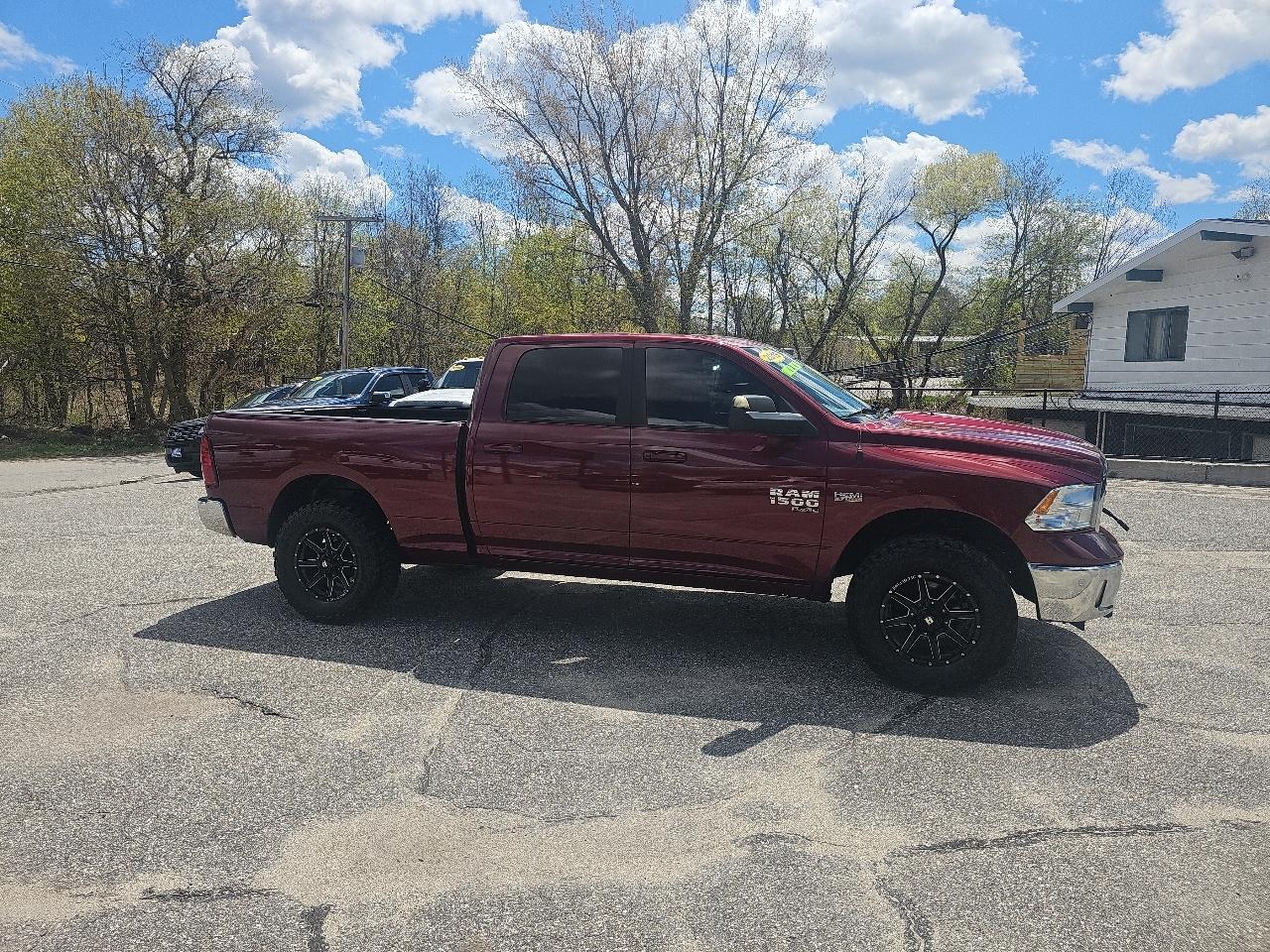 Ram Truck 1500 Classic SLT 4x4 Crew Cab 6'4" Box 2019