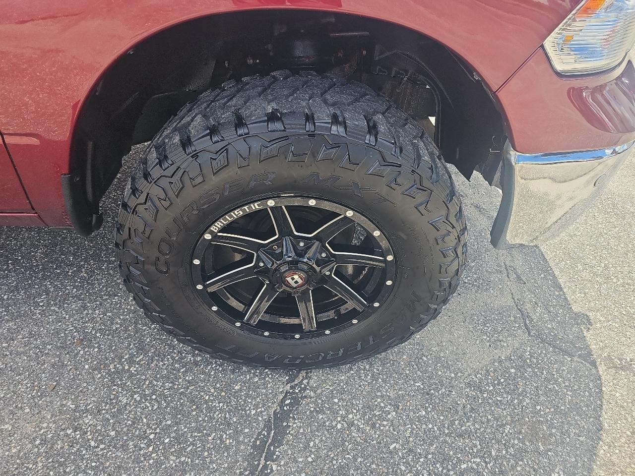 Ram Truck 1500 Classic SLT 4x4 Crew Cab 6'4" Box 2019