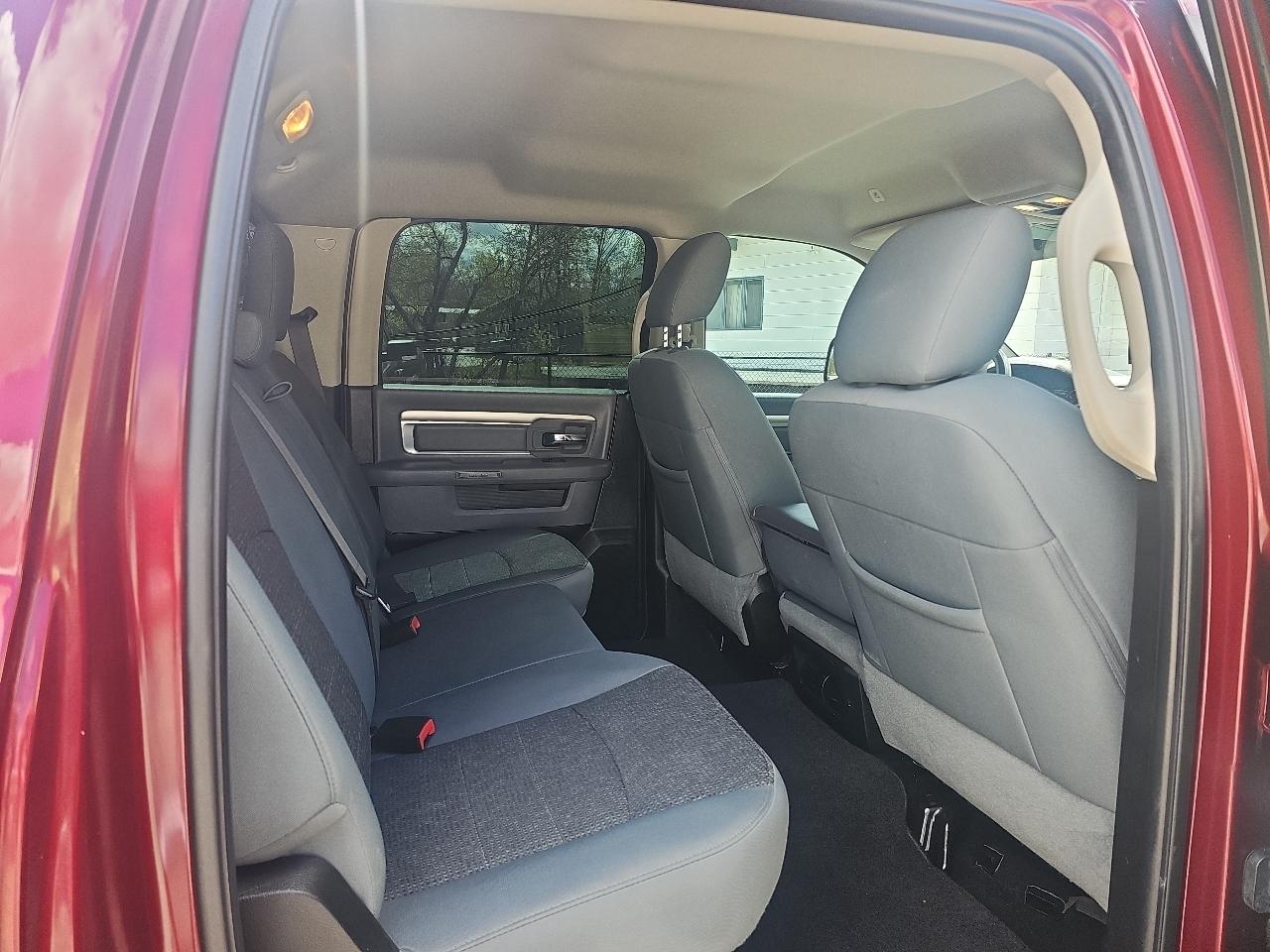 Ram Truck 1500 Classic SLT 4x4 Crew Cab 6'4" Box 2019