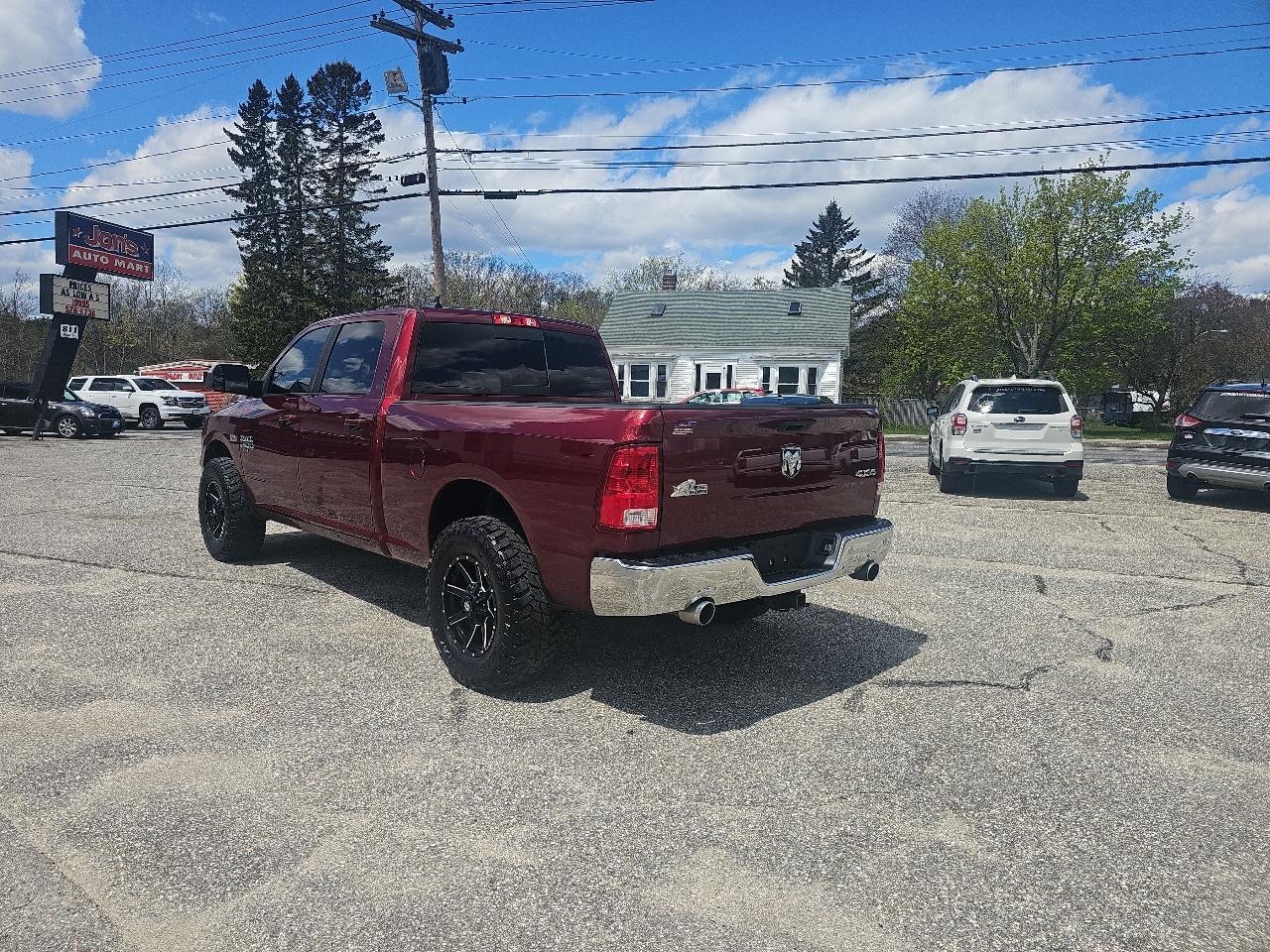 Ram Truck 1500 Classic SLT 4x4 Crew Cab 6'4" Box 2019