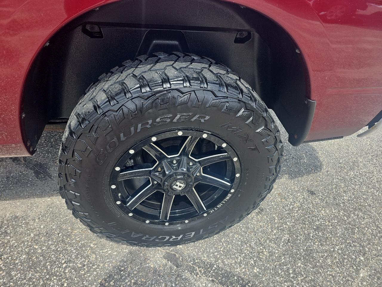Ram Truck 1500 Classic SLT 4x4 Crew Cab 6'4" Box 2019