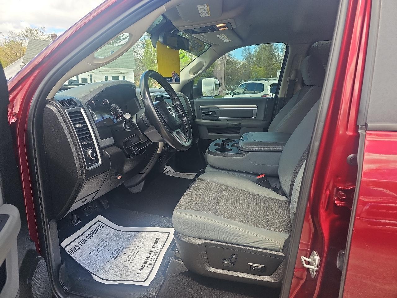 Ram Truck 1500 Classic SLT 4x4 Crew Cab 6'4" Box 2019