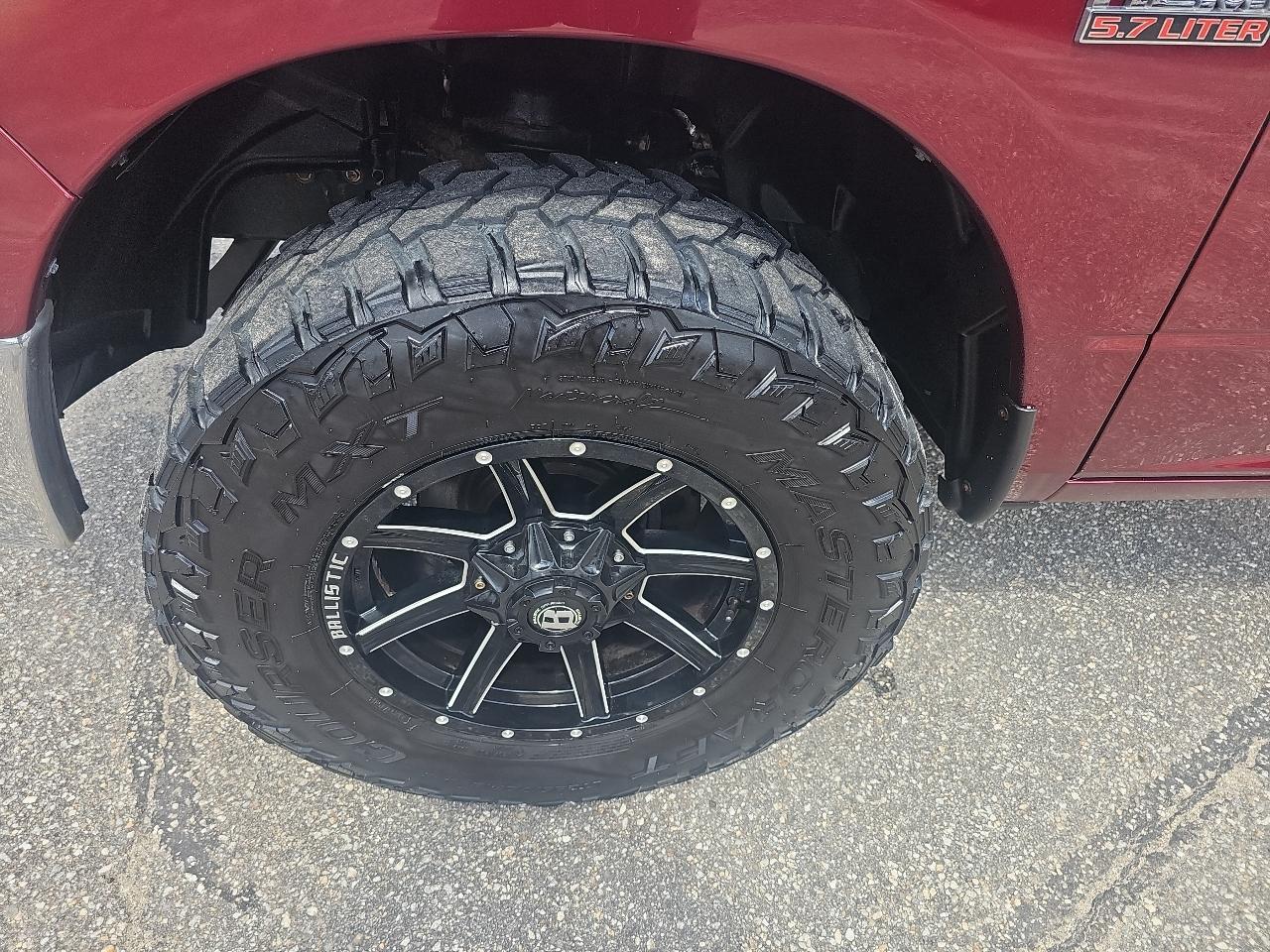 Ram Truck 1500 Classic SLT 4x4 Crew Cab 6'4" Box 2019