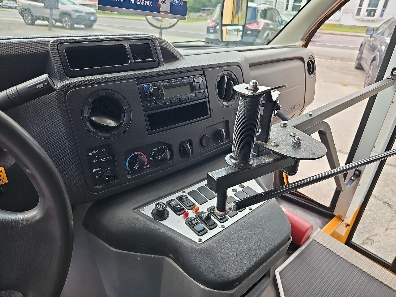 Ford Econoline E350 2015