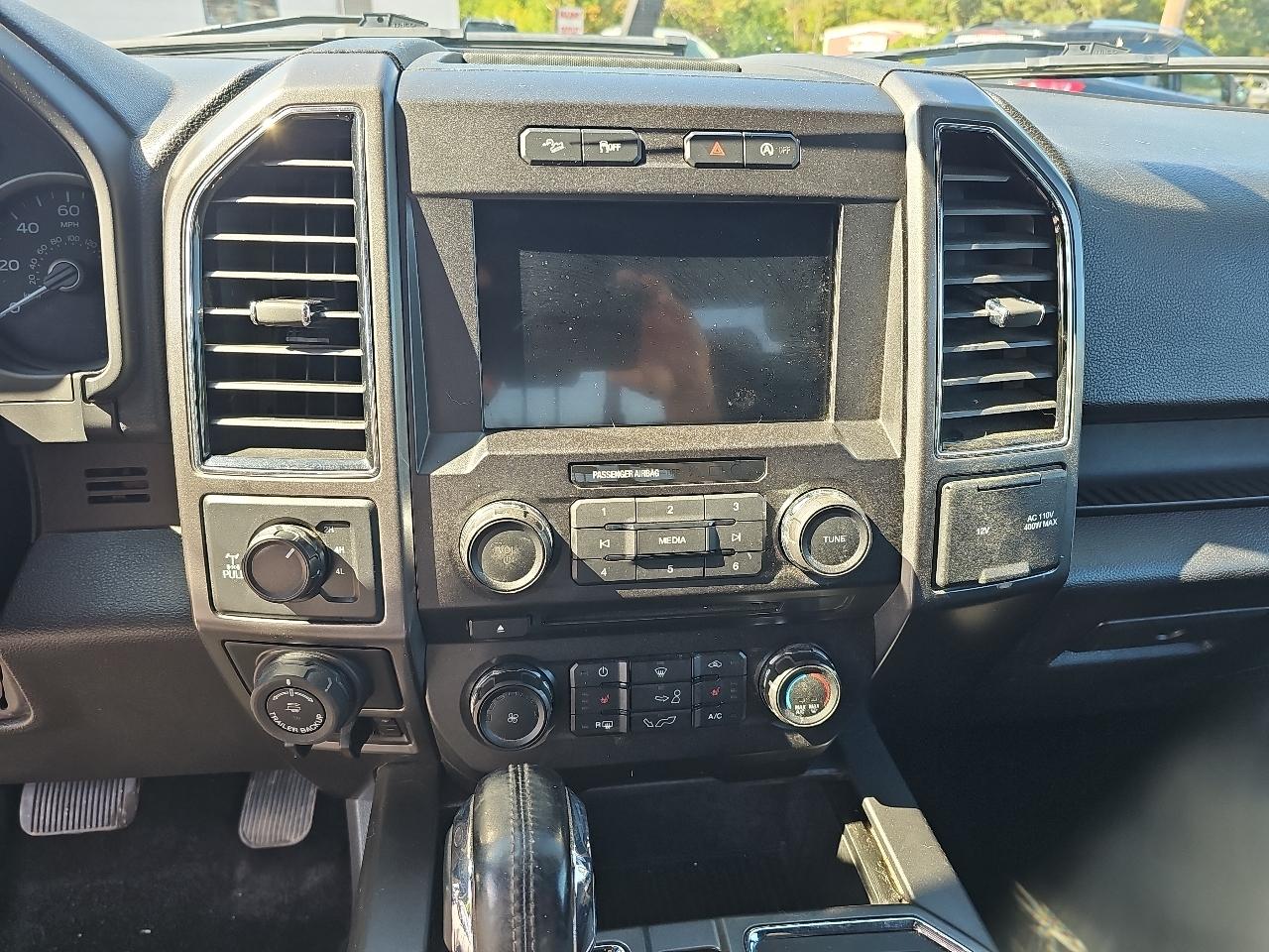 Ford F-150 XLT SuperCab 8-ft. Bed 4WD 2018