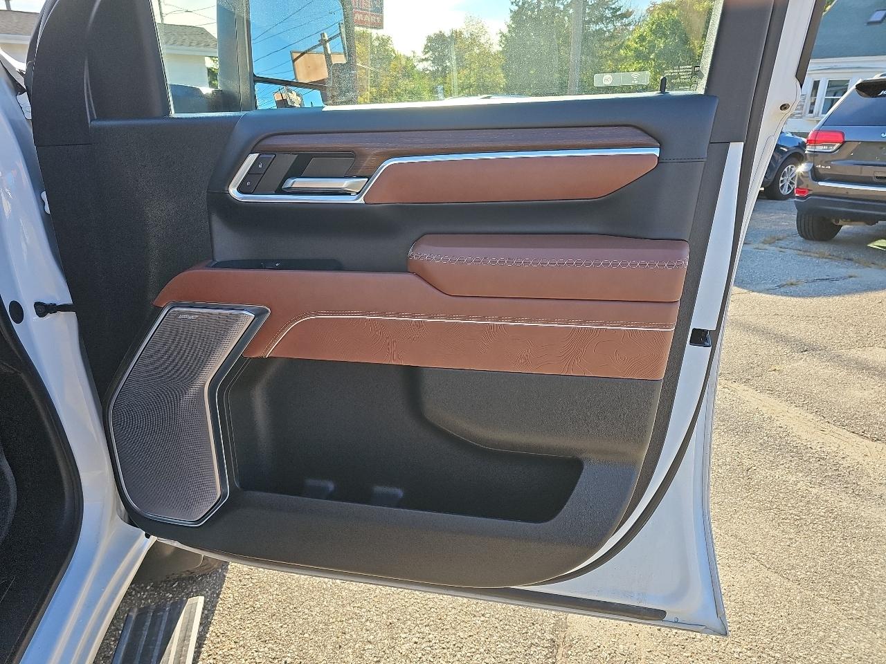 GMC Sierra 2500HD Denali Ultimate Crew Cab 4WD 2025