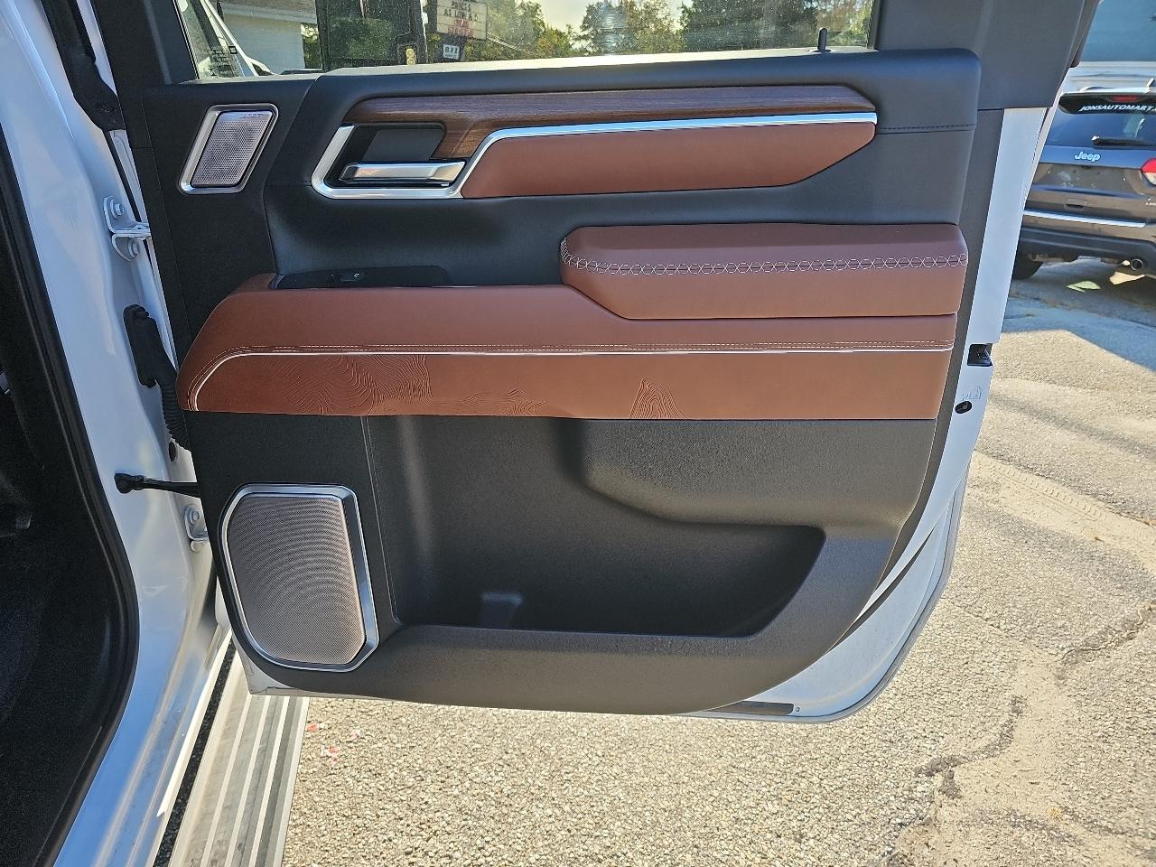 GMC Sierra 2500HD Denali Ultimate Crew Cab 4WD 2025