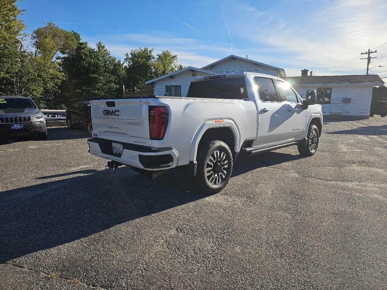GMC Sierra 2500HD Denali Ultimate Crew Cab 4WD 2025