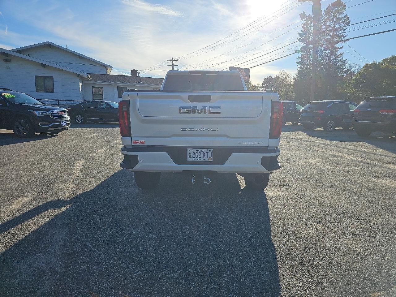 GMC Sierra 2500HD Denali Ultimate Crew Cab 4WD 2025