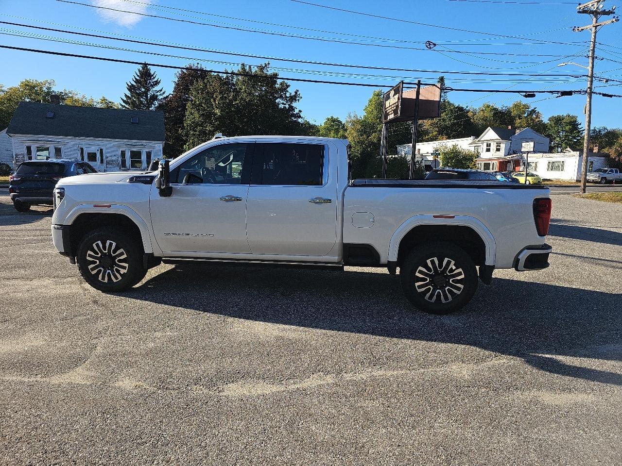 GMC Sierra 2500HD Denali Ultimate Crew Cab 4WD 2025