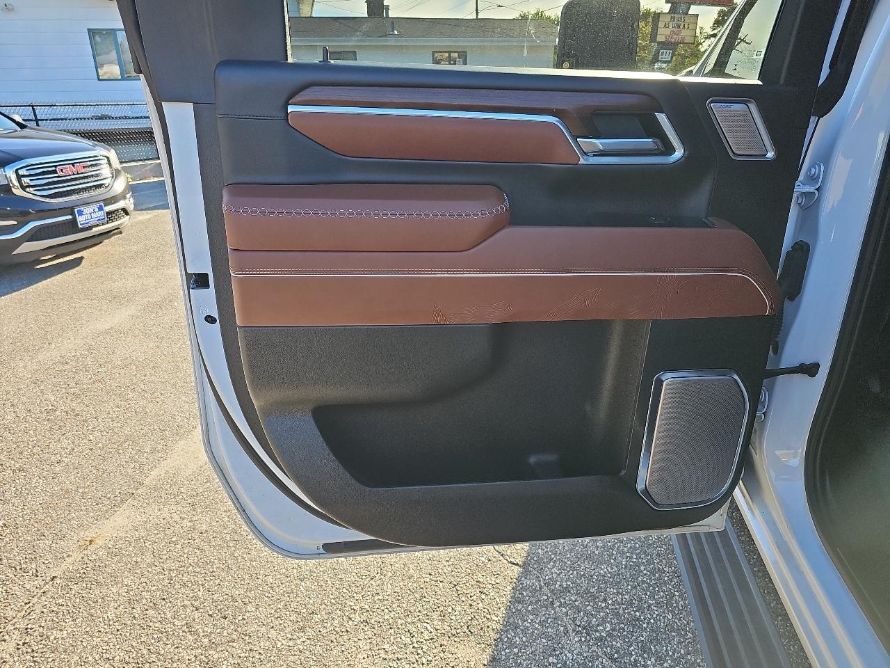 GMC Sierra 2500HD Denali Ultimate Crew Cab 4WD 2025