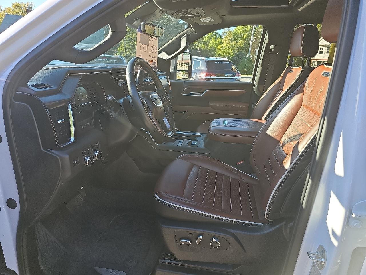 GMC Sierra 2500HD Denali Ultimate Crew Cab 4WD 2025