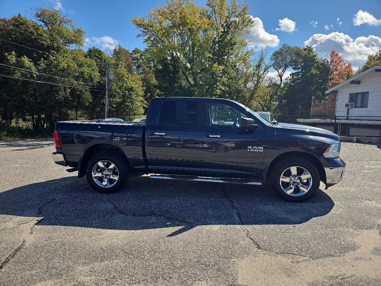 RAM 1500 SLT Crew Cab SWB 4WD 2014