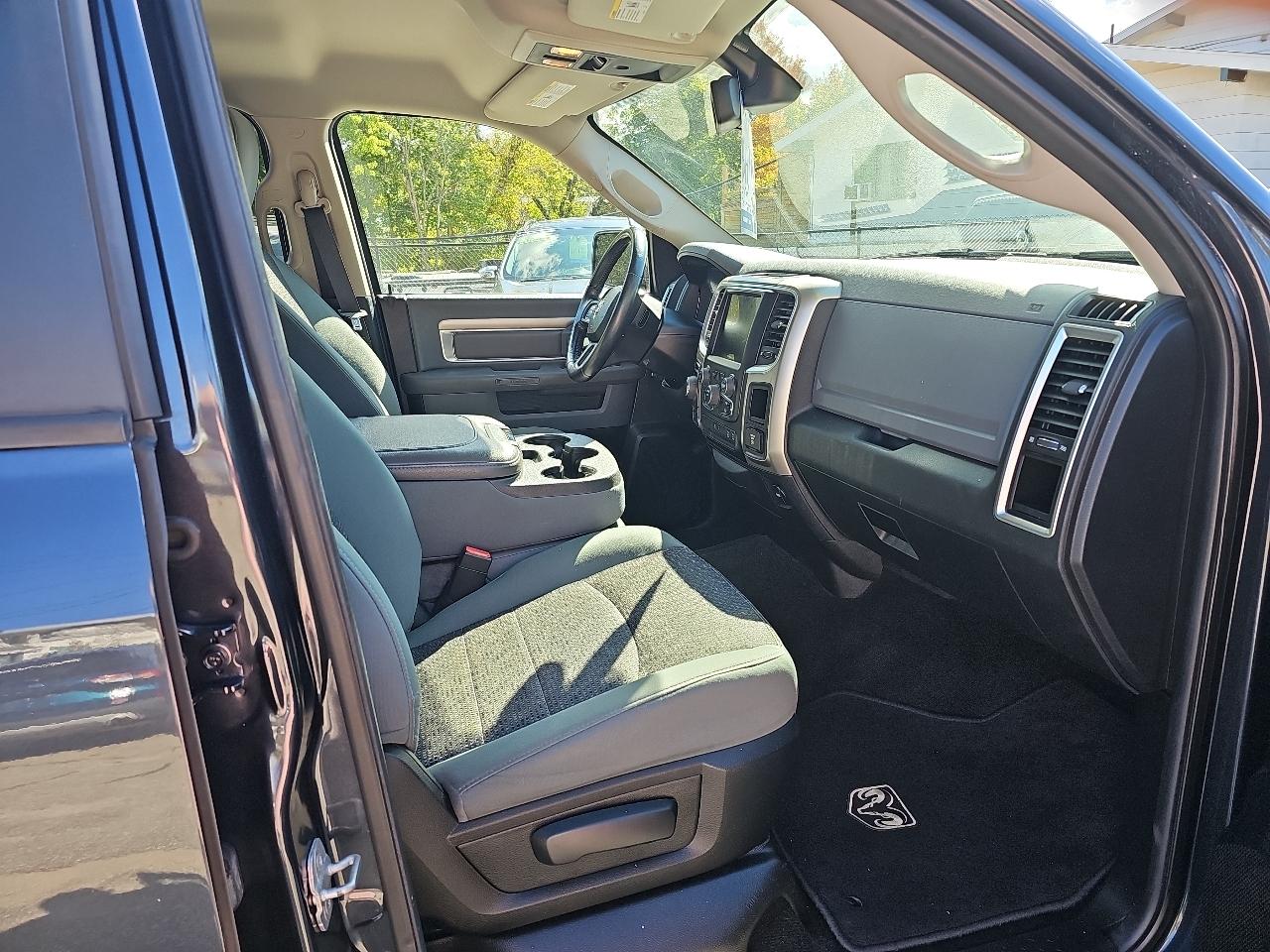 RAM 1500 SLT Crew Cab SWB 4WD 2014