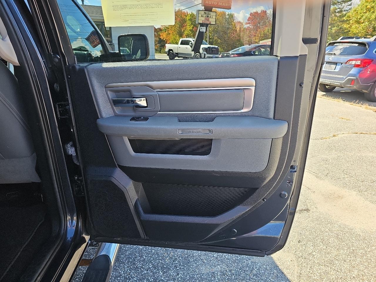 RAM 1500 SLT Crew Cab SWB 4WD 2014