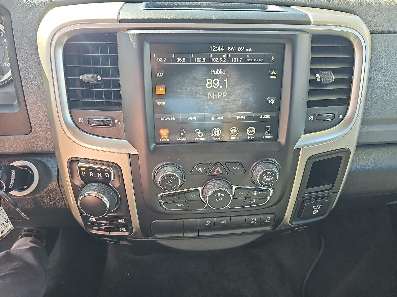 RAM 1500 SLT Crew Cab SWB 4WD 2014