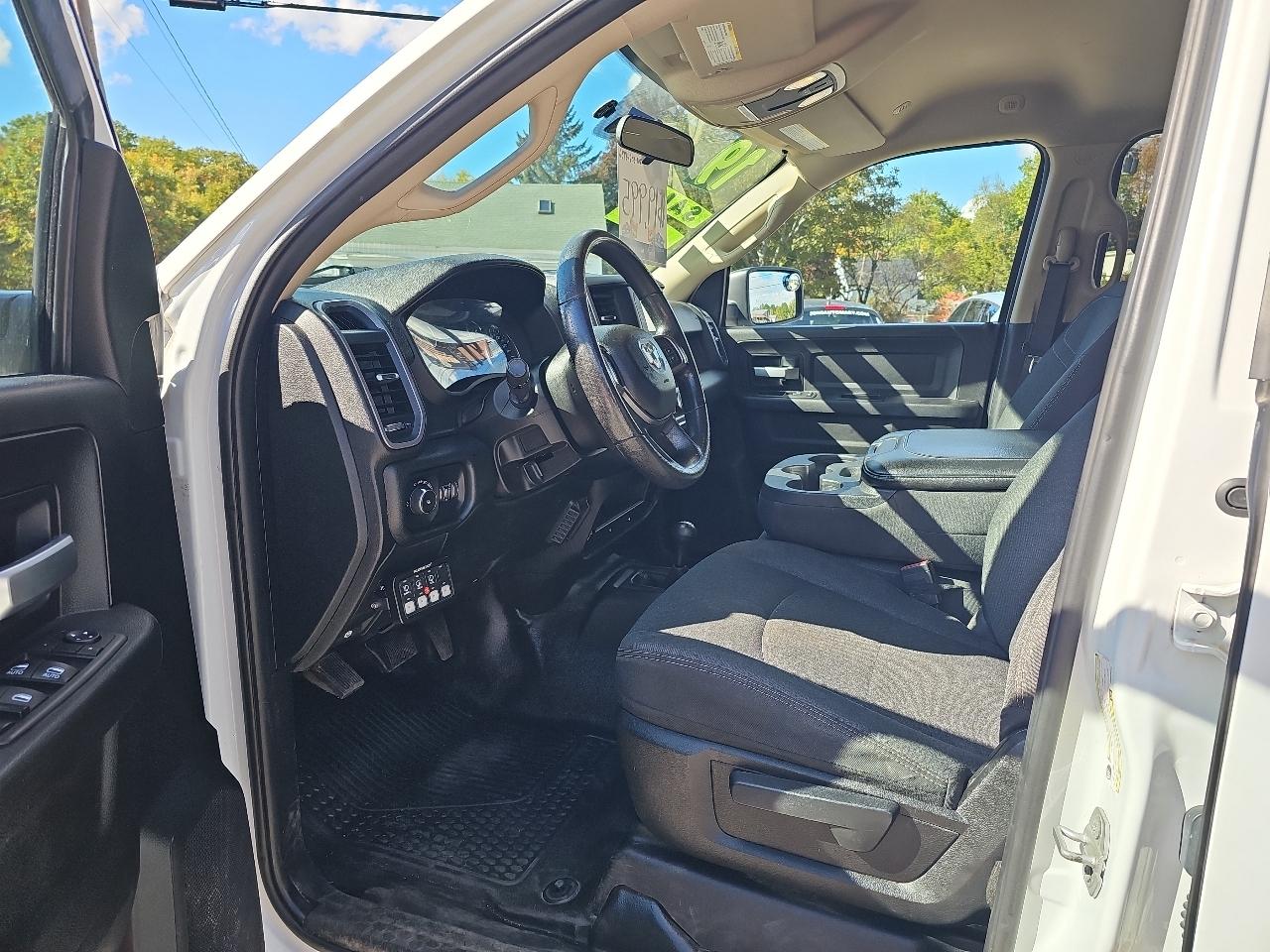 RAM 2500 Tradesman Crew Cab LWB 4WD 2019