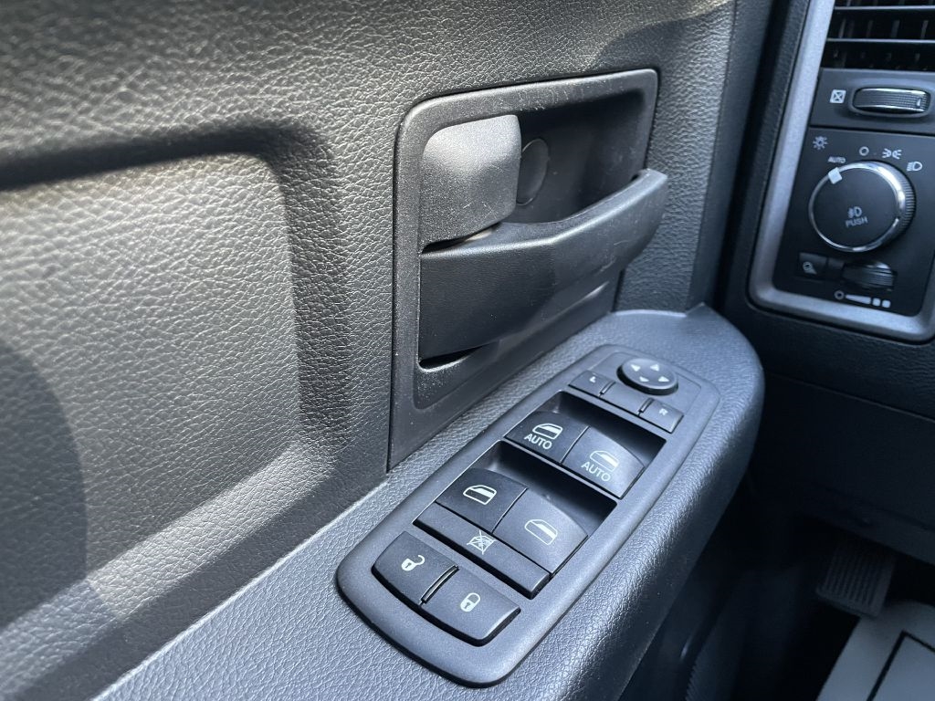 RAM 1500 Tradesman Quad Cab 4WD 2018
