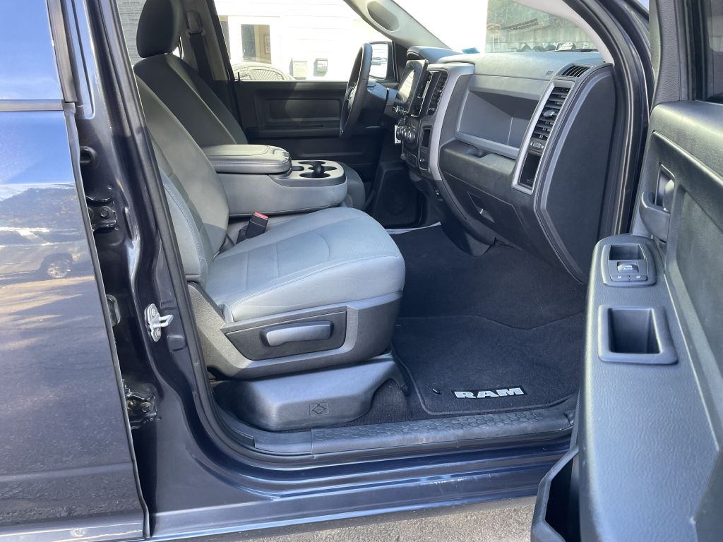 RAM 1500 Tradesman Quad Cab 4WD 2018