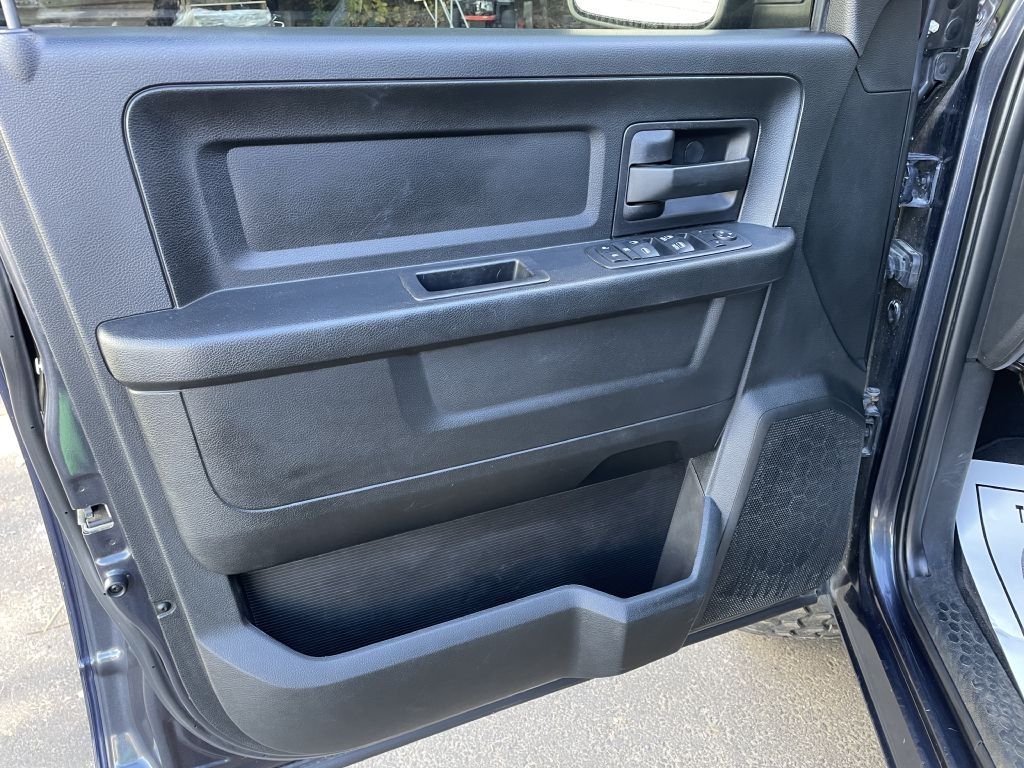 RAM 1500 Tradesman Quad Cab 4WD 2018