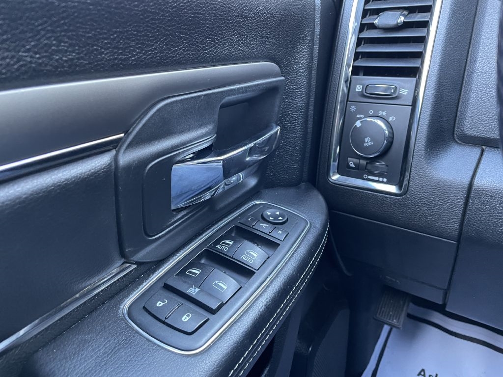 RAM 1500 Sport Crew Cab SWB 4WD 2017