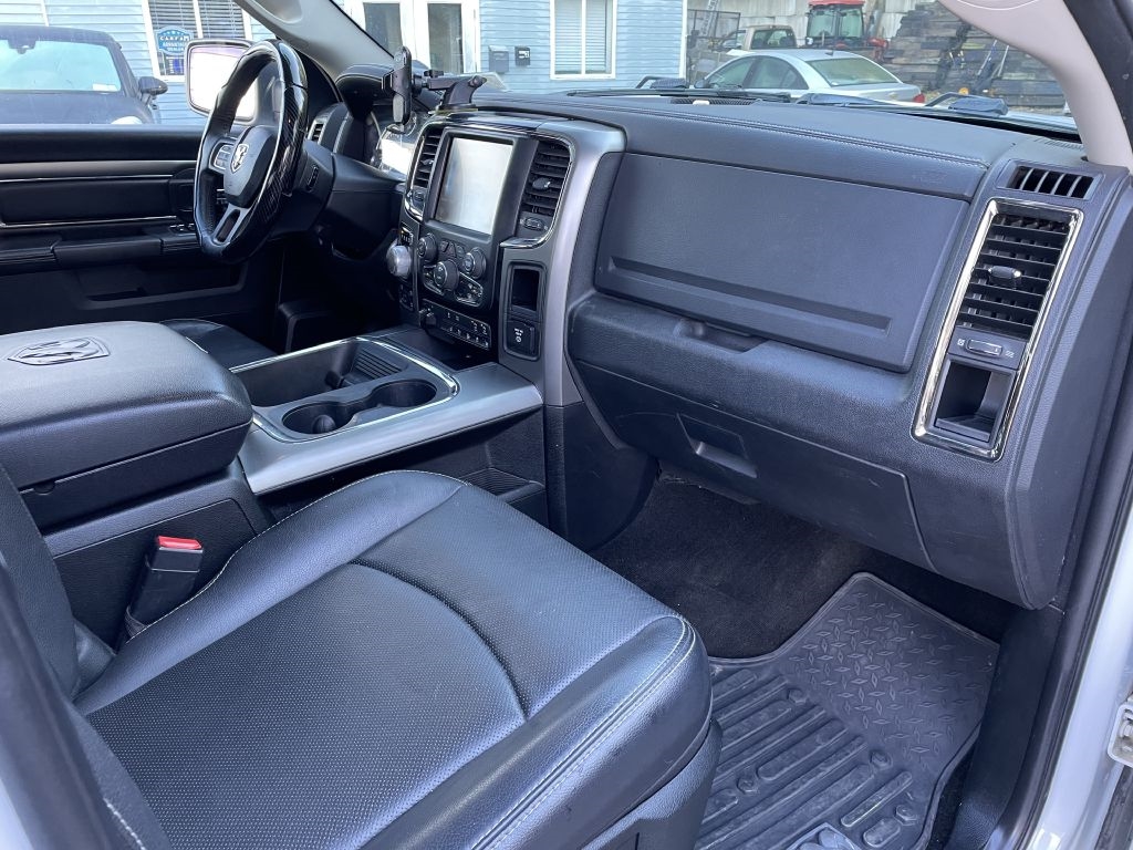 RAM 1500 Sport Crew Cab SWB 4WD 2017