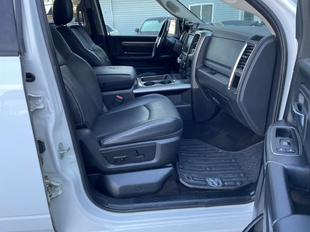 RAM 1500 Sport Crew Cab SWB 4WD 2017