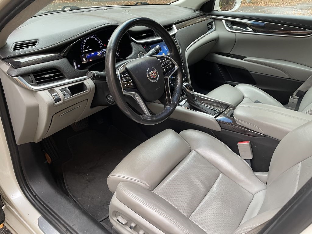 Cadillac XTS Luxury AWD 2013