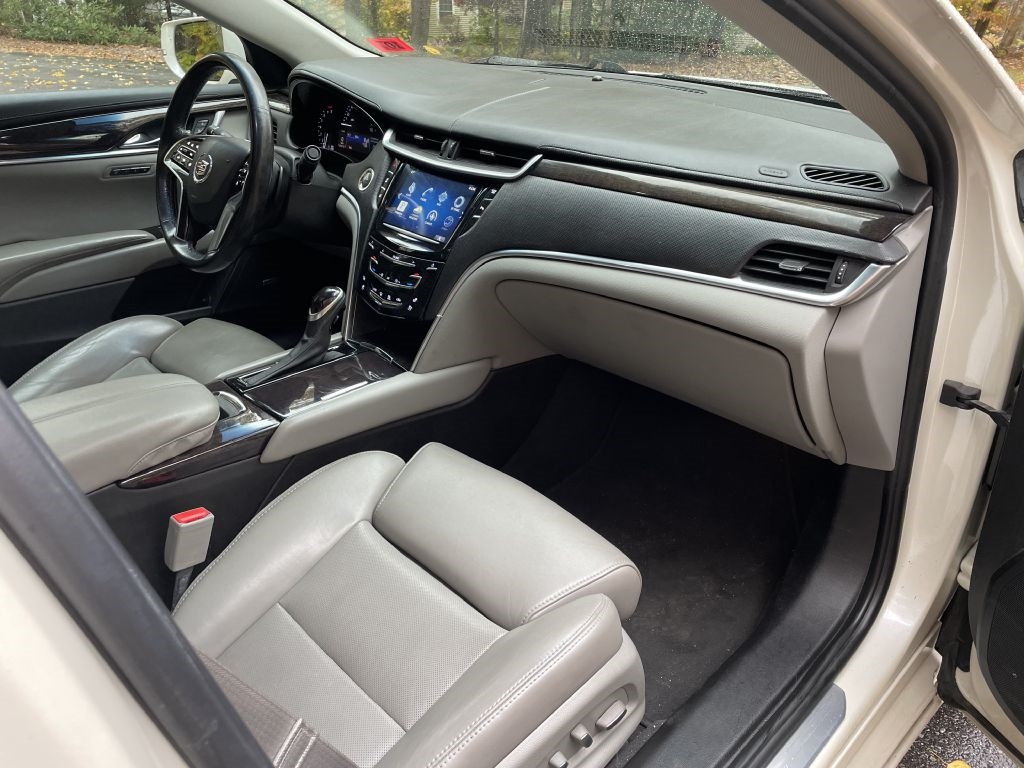 Cadillac XTS Luxury AWD 2013