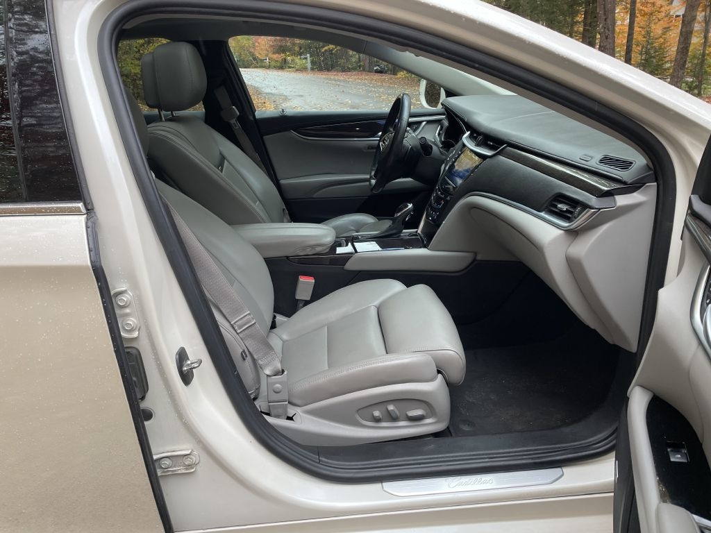 Cadillac XTS Luxury AWD 2013