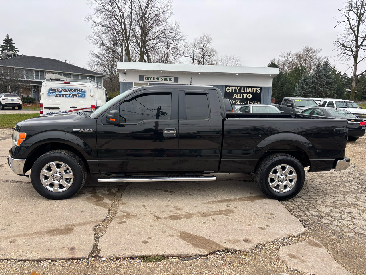 2013 Ford F-150 2WD SuperCab 145" XLT